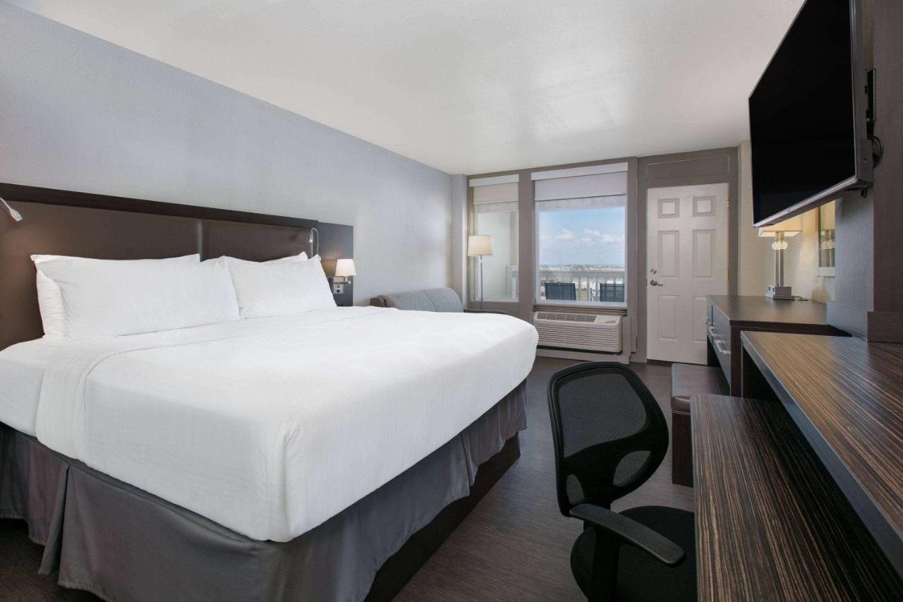 Wyndham North Padre Island Hotel