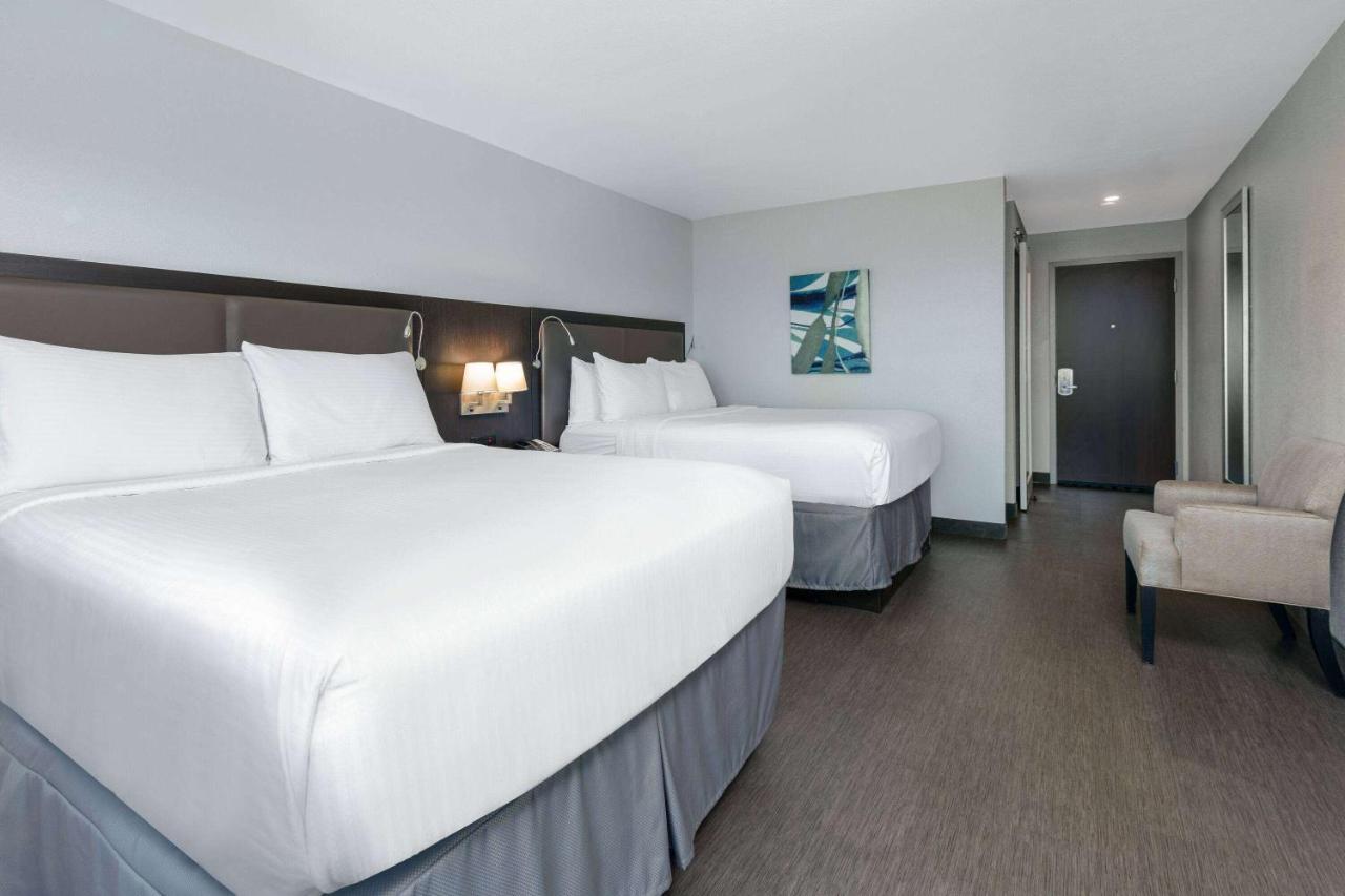 Wyndham North Padre Island Hotel 4*
